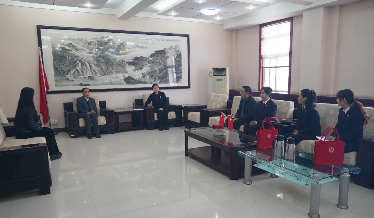 洛阳市人民检察院领导到孟津区检察院开展2025年检察荣誉章“送奖上门”暨“十百千”先进典型慰问活动